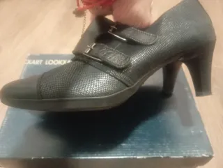 Botín de piel negro