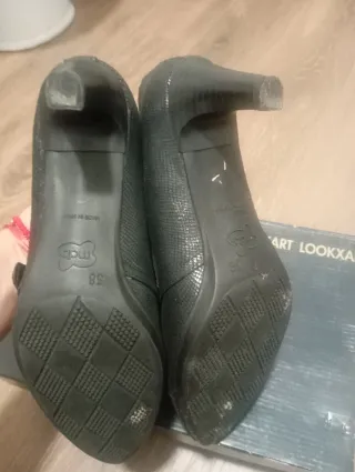 Botín de piel negro