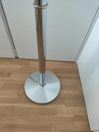 Perchero Metálico con Bolas Naranja