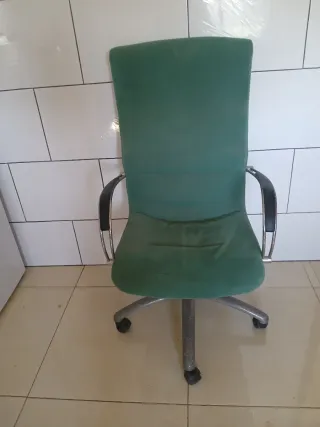 Silla de oficina verde