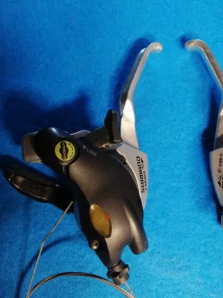 Manetas de freno y cambio Shimano ST-EF29 450 grs