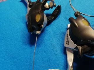 Manetas de freno y cambio Shimano ST-EF29 450 grs