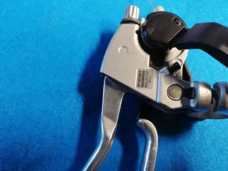 Manetas de freno y cambio Shimano ST-EF29 450 grs