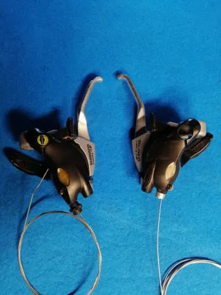 Manetas de freno y cambio Shimano ST-EF29 450 grs
