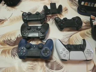 Controller PS4 per parti + PS Vita + 3DS