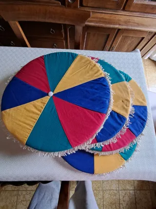 Set 4 Cuscini Rotondi e tovaglia rotonda