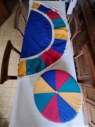 Set 4 Cuscini Rotondi e tovaglia rotonda