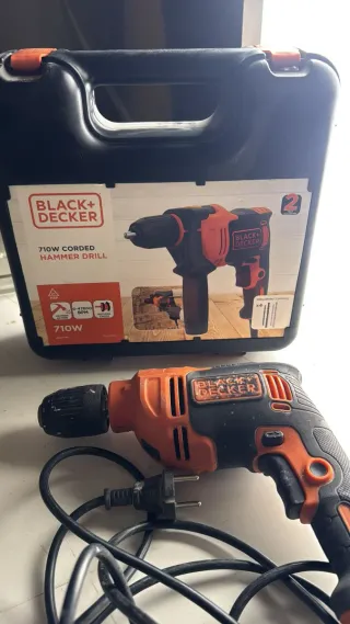 Taladro Percutor Black & Decker 710W