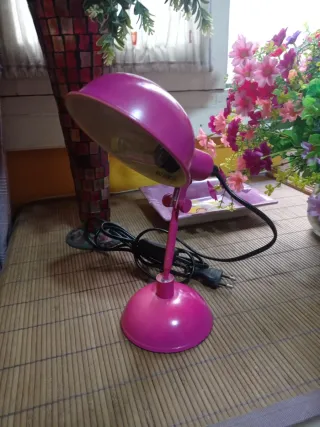 Flexo de metal, vintage, rosa fucsia.