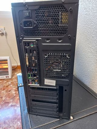 PC Asus 1TB HDD,8GB RAM, lector targeta ,
