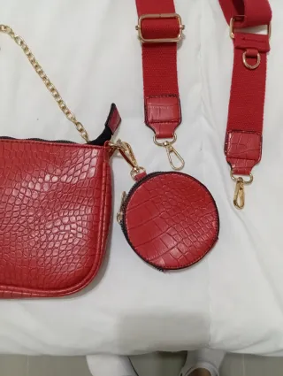 Borsetta rossa effetto coccodrillo