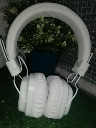 Auriculares Inalámbricos Blancos Nuevos