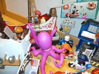 Lote Piny Pon Barco, Bomberos, Comisaria