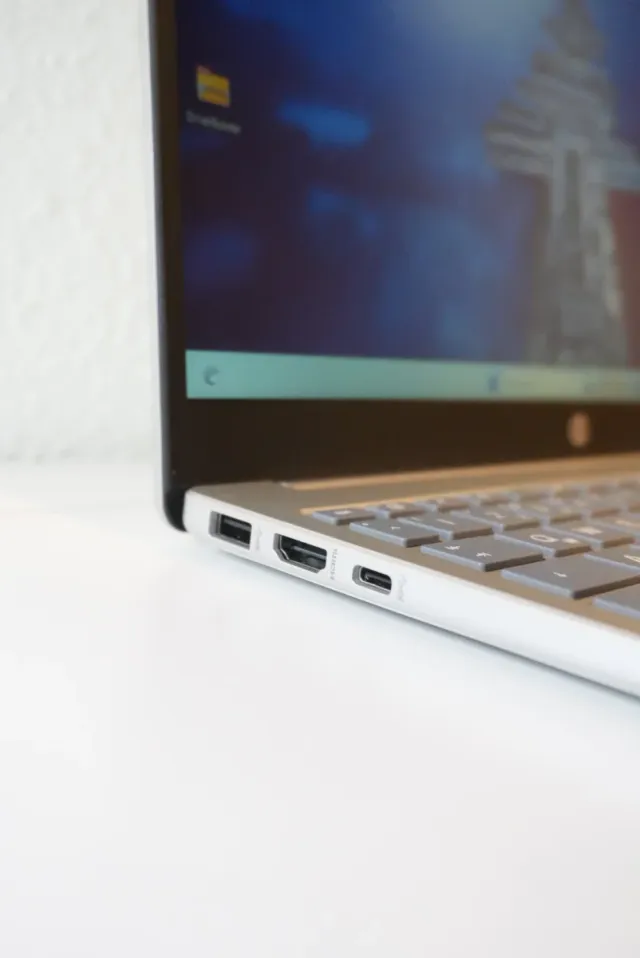 Ordenador Portátil HP Ryzen 7520U 16Gb  DDR5 512GB