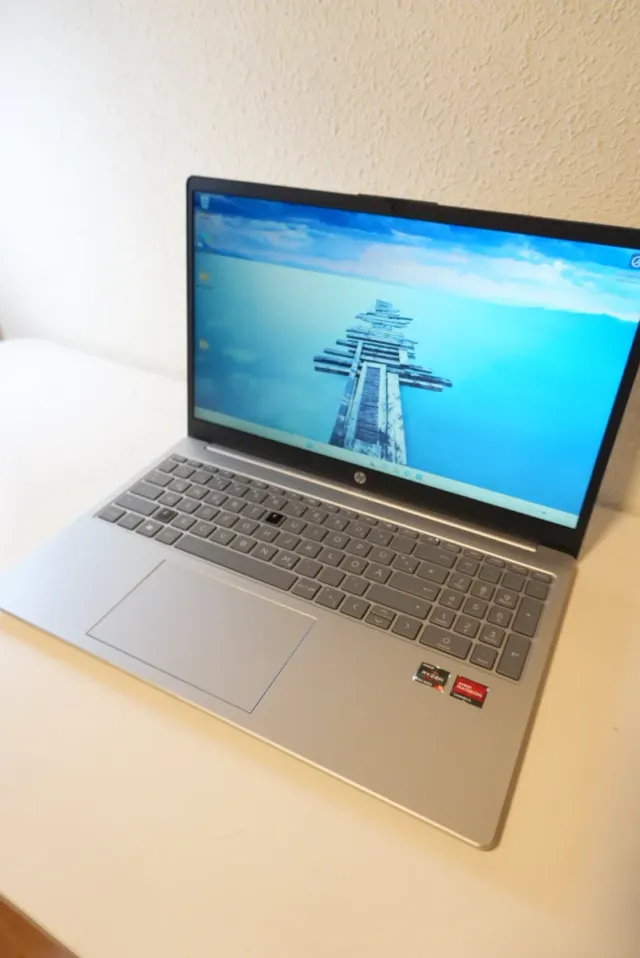 Ordenador Portátil HP Ryzen 7520U 16Gb  DDR5 512GB