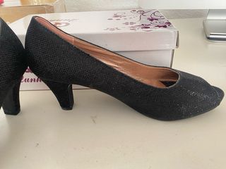 Zapatos de tacón negros con brillos talla 37