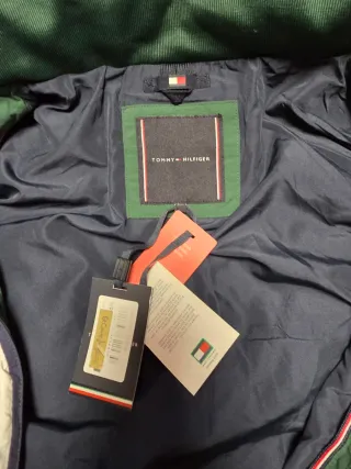 Plumífero verde Tommy Hilfiger, 16 años, nuevo