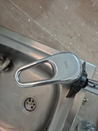 Grifo de cocina plateado