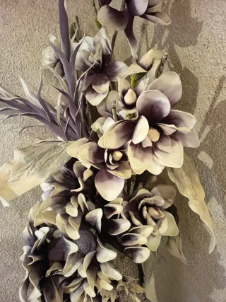 Adornos de flores artificiales