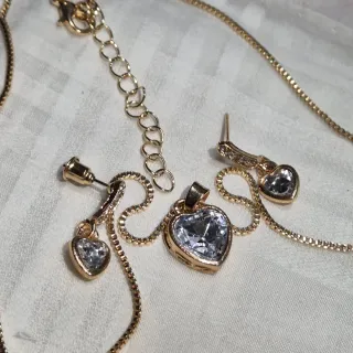 Set collana e orecchini cuore