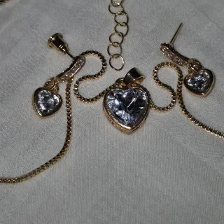 Set collana e orecchini cuore