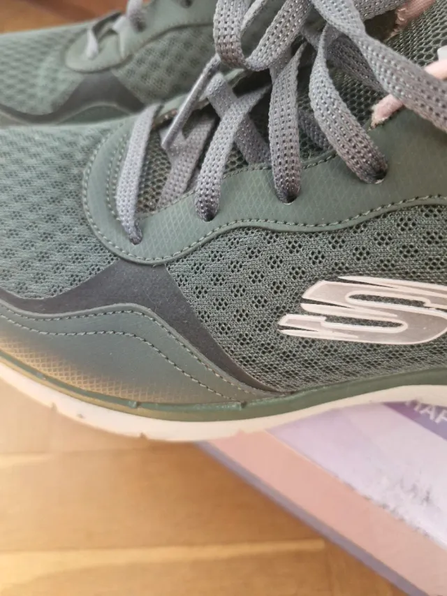 Zapatillas Skechers Verde y Rosa