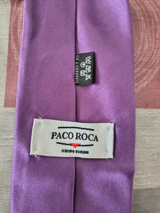 Corbatas grises y moradas