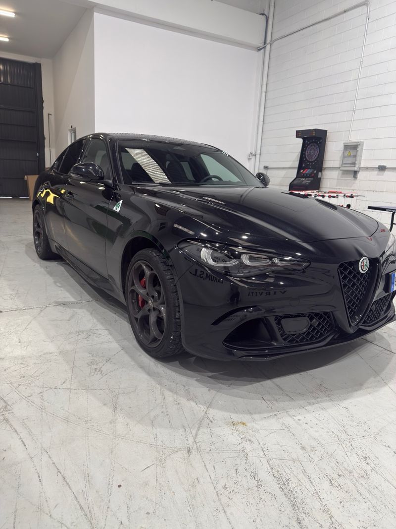 Alfa Romeo Giulia 2.9T v6 quadrifoglio 1500km 2026 - foto 1