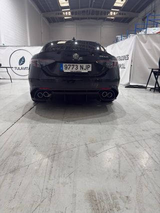 Alfa Romeo Giulia 2.9T v6 quadrifoglio 1500km 2026