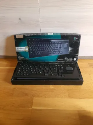 Teclado Logitech Bluetooth para PS3