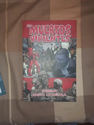 Colección completa Los muertos vivientes (32)
