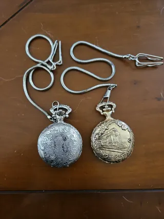 Dos relojes de bolsillo antiguos
