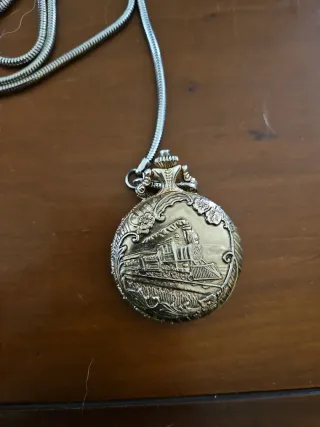 Dos relojes de bolsillo antiguos