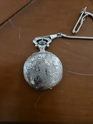 Dos relojes de bolsillo antiguos