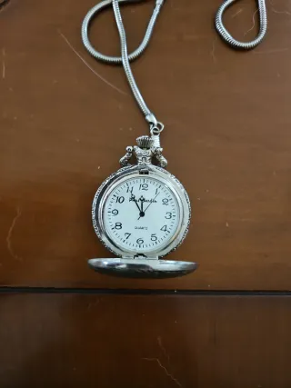Dos relojes de bolsillo antiguos