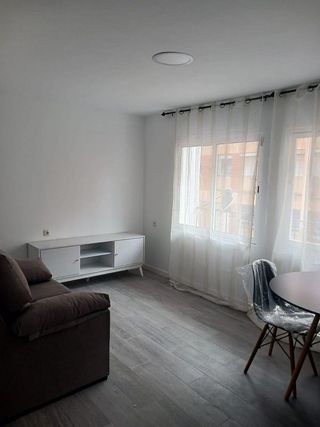 Piso en alquiler en Colonia Requena en Alicante