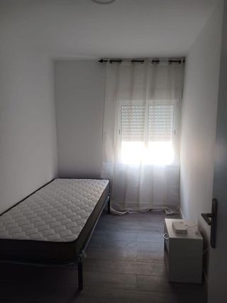 Piso en alquiler en Colonia Requena en Alicante