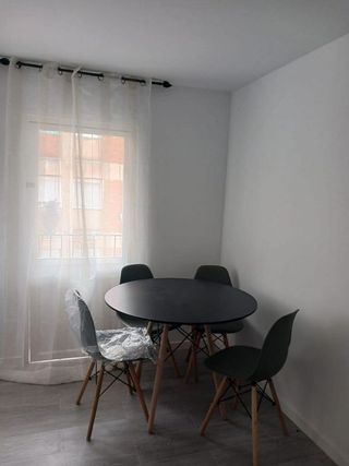 Piso en alquiler en Colonia Requena en Alicante