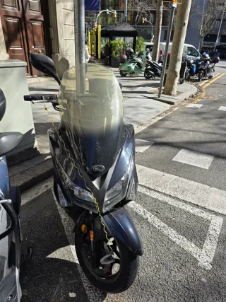Kymco Grand Dink 300i ABS Negra