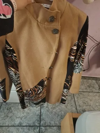 Chaqueta paño con estampado animal