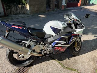 Honda CBR 900RR Fireblade Blanca