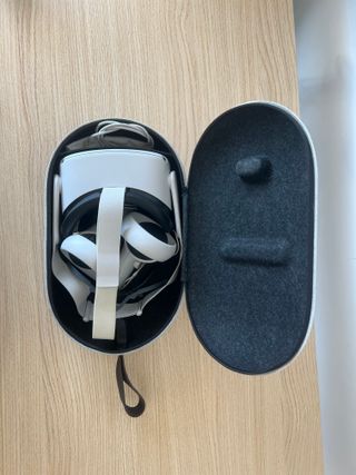 Oculus Quest 2 VR Headset