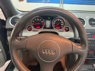 Audi A4 Cabrio 3.0 v6 220 cv gasolina Automatico