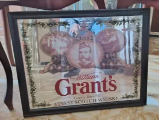 Specchi pubblicitari vintage con foto di birre e liquori