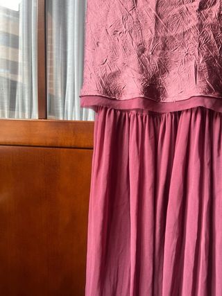 Vestido Zara satinado rosa falda plisada