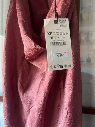 Vestido Zara satinado rosa falda plisada