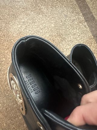 Tênis Versace Pretos e Dourados