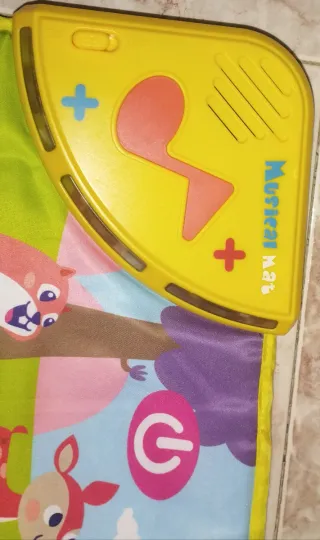 Alfombra musical infantil con animales