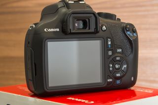 Canon EOS 1200D + Objetivo 18/55 EFS + 2 Baterías