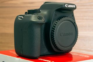 Canon EOS 1200D + Objetivo 18/55 EFS + 2 Baterías